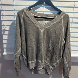 The GREAT Grey v-neck sweatshirt size 1
